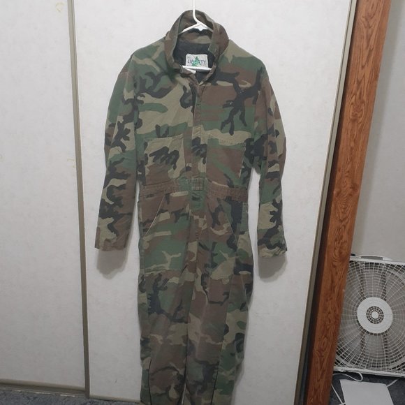 Camo Outdoor Insulated Suit - Picture 1 of 6